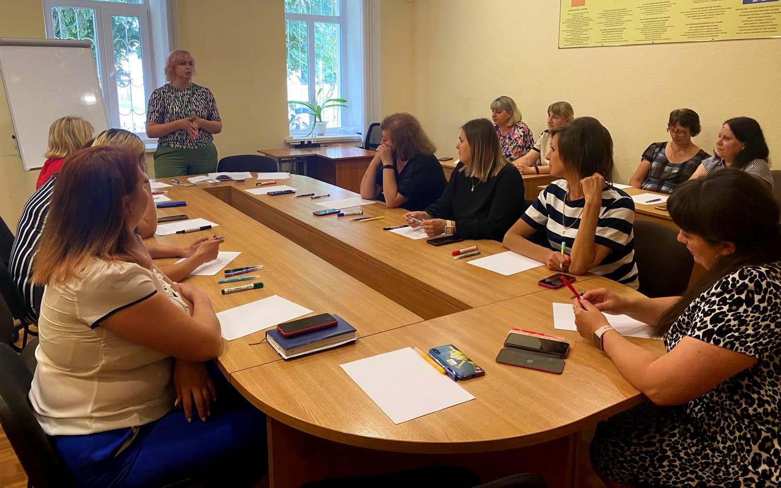 Для працівників відділу освіти, молоді та спорту проведено психологічну кав’ярню «Долаємо стрес – шукаємо ресурс»