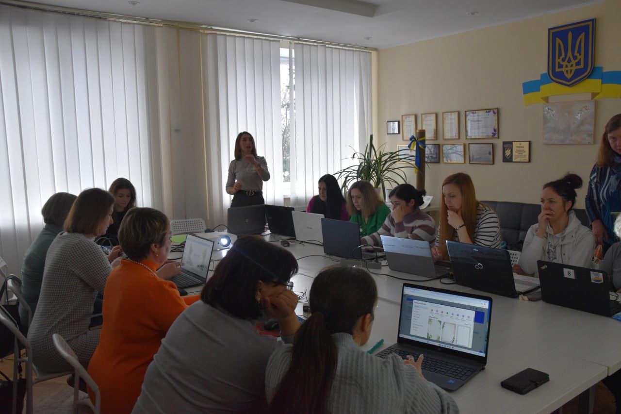 Семінар-практикум "Створюємо візуальні історії в Canva для дітей з ООП"