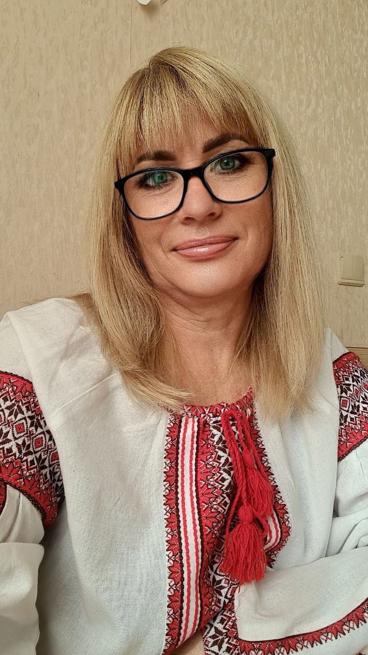 ПЛУЖНІКОВА ЛАРИСА МИКОЛАЇВНА